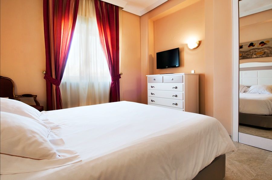 Hotel Del Val - Parking Gratuito Андухар Экстерьер фото